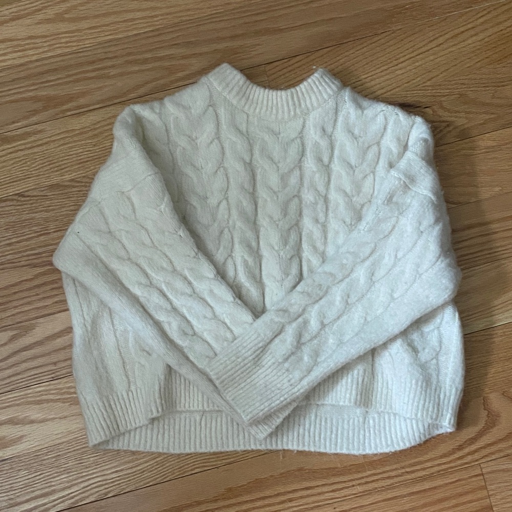 Abercrombie Chunky Cable Knit Sweater - Cream